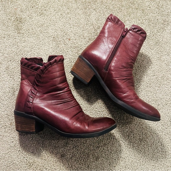 Shoes - ⭐️ Women's Burgundy Leather Ankle Boots